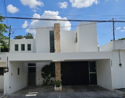 CASA CON EXCELENTE UBICACIÓN EN LA COL. EMILIANO ZAPATA NORTE